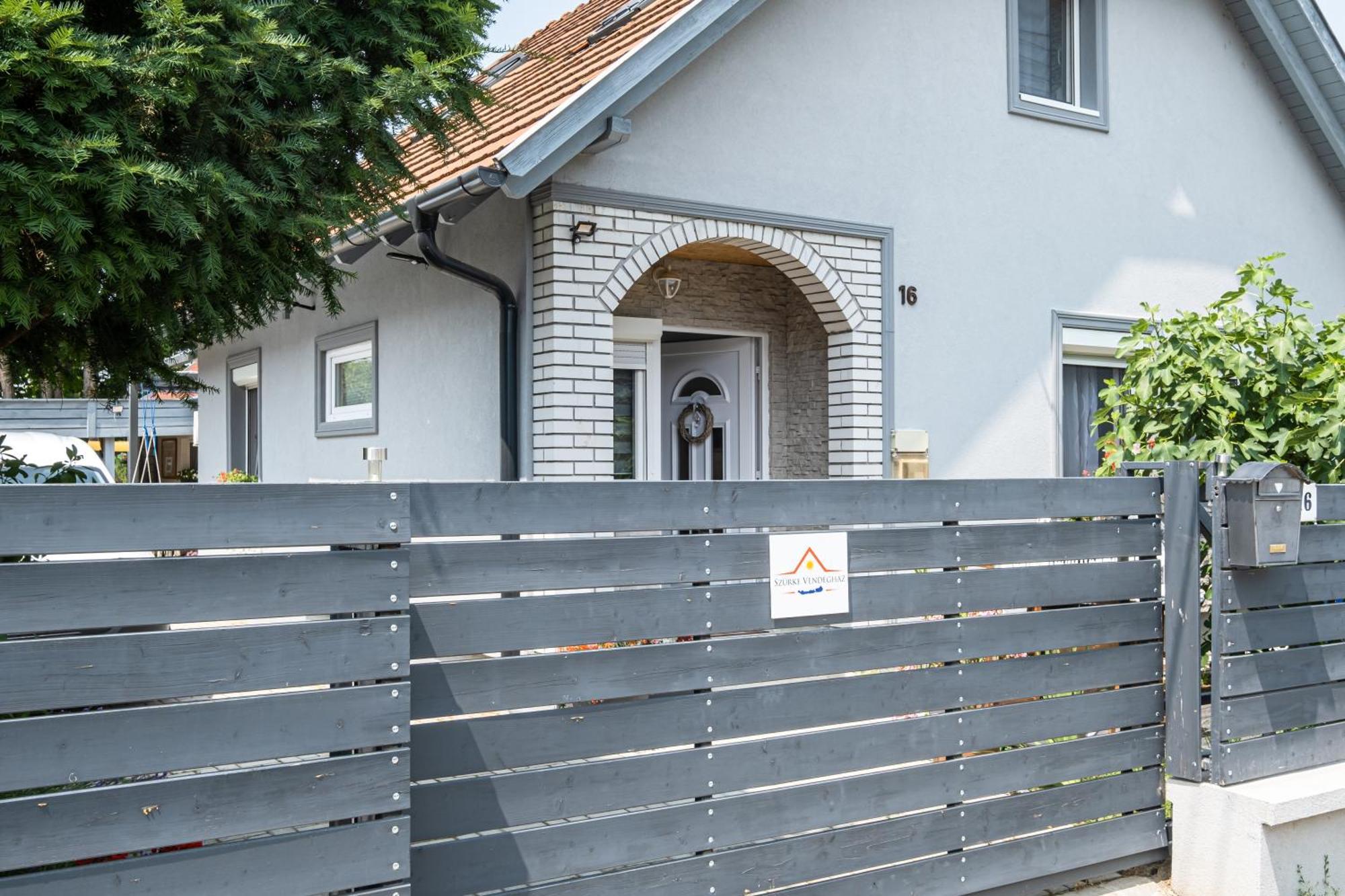 Apartamento Szürke Vendégház Balatonkenesén Exterior foto